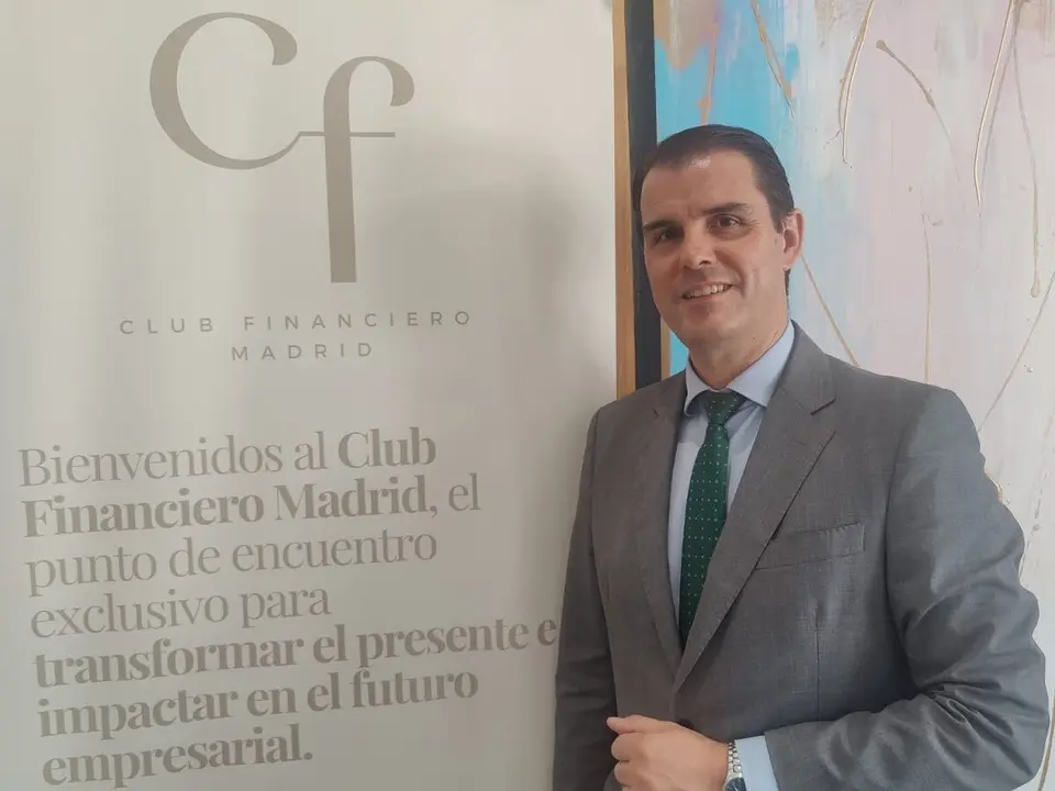 Rubén Puga en la sede del Grupo Fidelitas