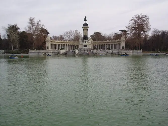 Estanque grande del parque de El Retiro