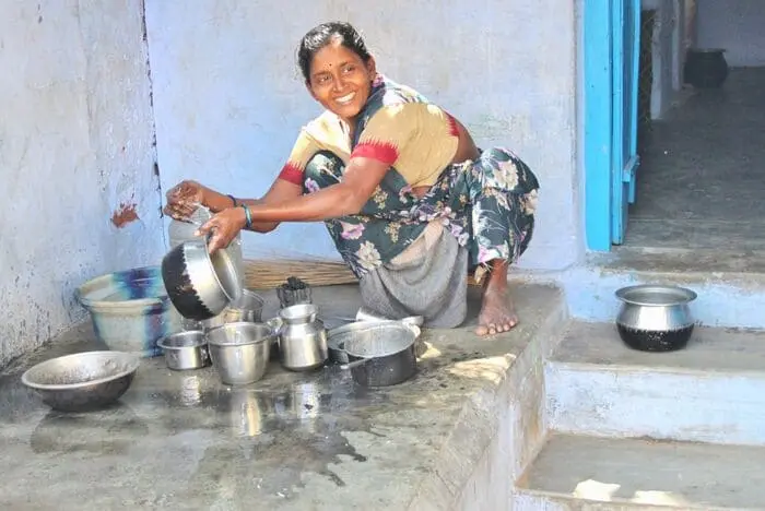 Asia. Mujer india sonriendo