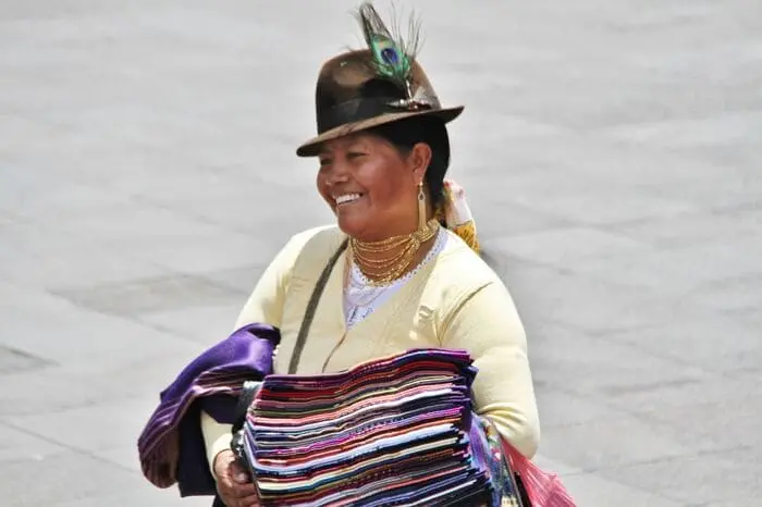 América. Vendedora en Quito, 2016
