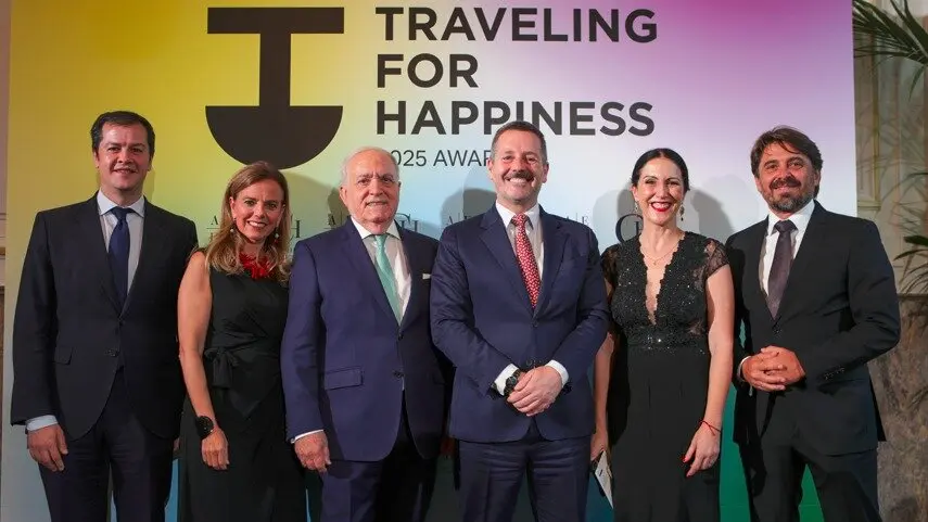 Autoridades gala de los V Traveling for Happiness Awards
