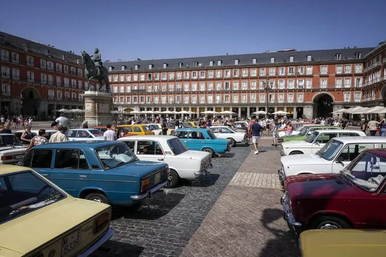Exposición SEAT 124