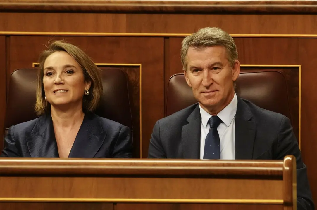 Alberto Núñez Feijóo y Cuca Gamarra en el Congreso de los Diputados - Foto Servimedia