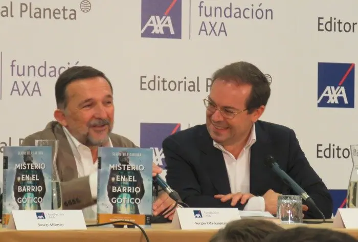 El autor Sergio Vila-Sanjuán y el escritor Javier 
Sierra - Foto José Belló Aliaga