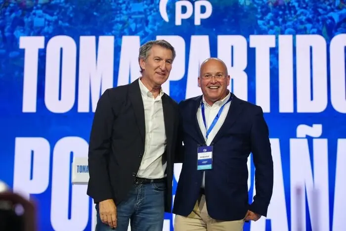 Alberto Núñez Feijóo y Miguel Tellado, en el XXI Congreso Nacional del PP | Foto de PP/David Mudarra