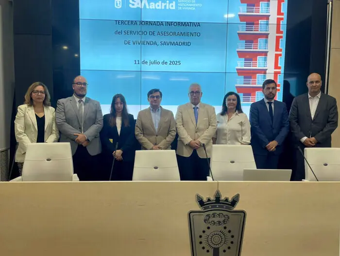 Foto de grupo de la III Jornada Informativa del Servicio de Asesoramiento de Vivienda (SAV Madrid)