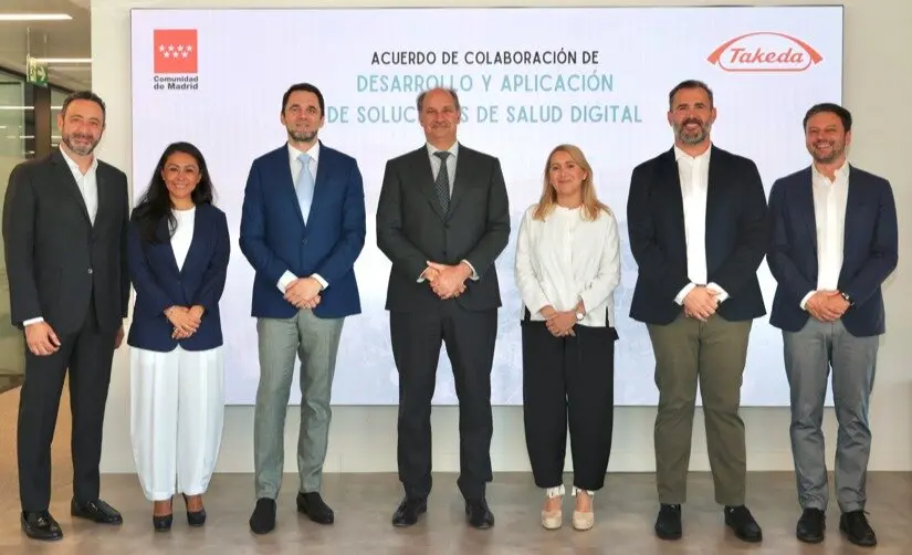 El consejero López-Valverde, durante la firma del protocolo de colaboración con la empresa biomédica Takeda - Foto Comunidad de Madrid