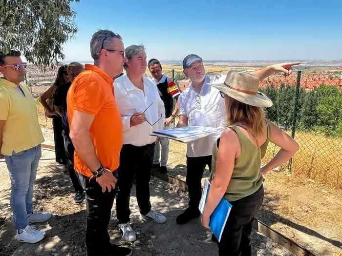 Accesos, zonas verdes y espacios infantiles en Cobeña - Comunidad de Madrid