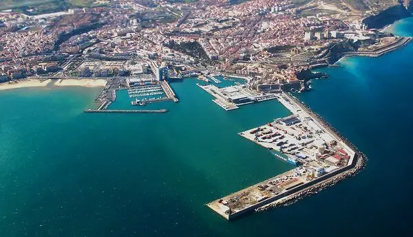 Melilla Vista del Puerto de Melilla desde el mar Mediterráneo.
