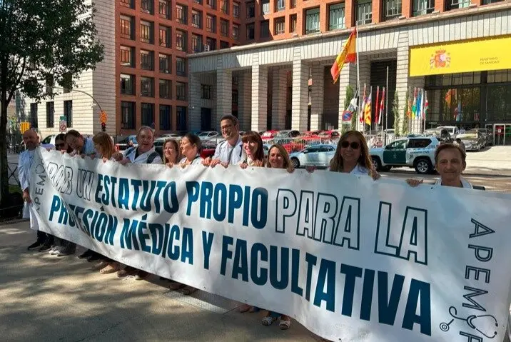 Manifestación médicos Ministerio de Sanidad - Foto SIME/CSIT UNIÓN PROFESIONAL