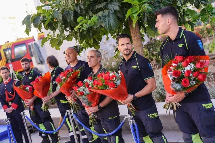 Homenaje a los bomberos fallecidos en el incendio de los Almacenes Arias hace 38 años