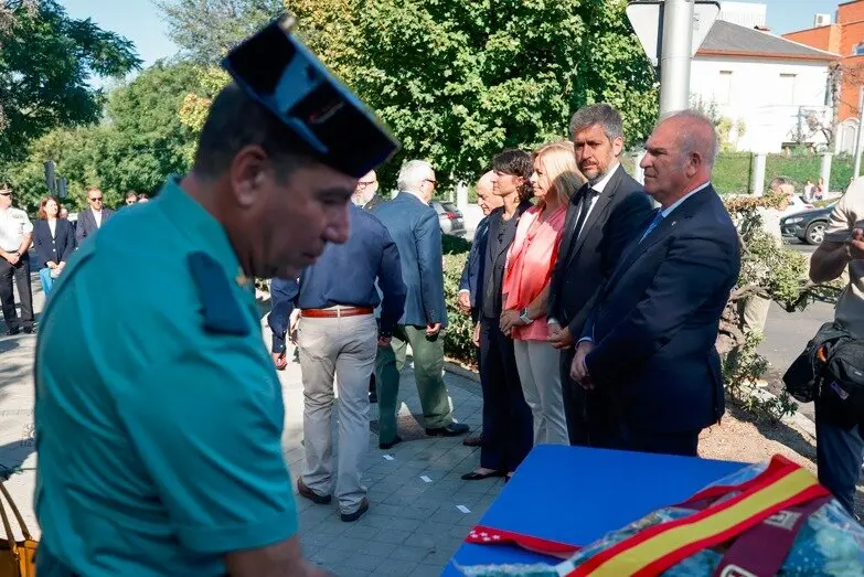 Homenajea a las  víctimas del atentado terrorista en la Plaza de la República Argentina - Foto Comunidad de Madrid
