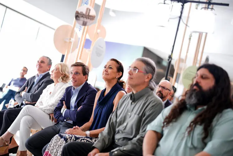 Presentación del sistema de balizas que permite la navegación asistida por los túneles de la M-30