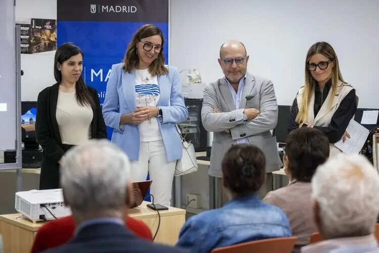 talleres de capacitación digital para mayores