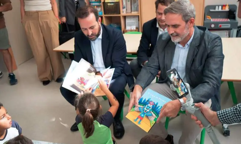 Los viceconsejeros de Transportes y Educación, en la presentación del programa  AulaMetro - Foto Comunidad de Madrid