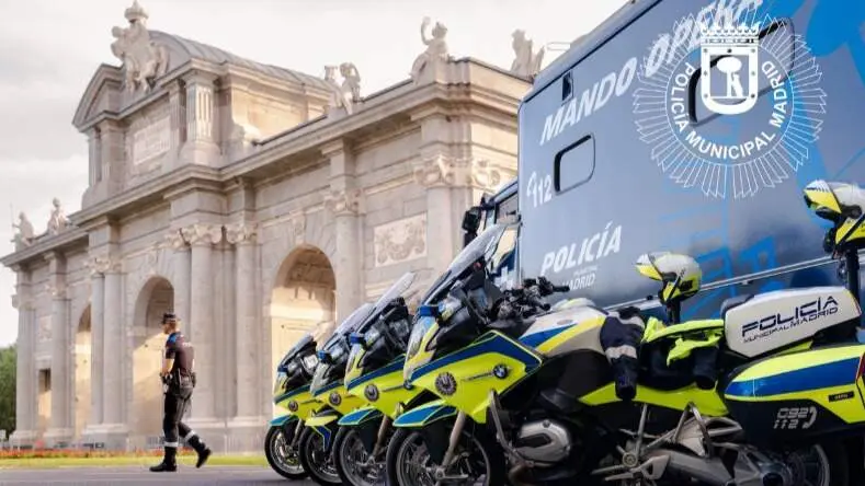 Motos de Policía Municipal en la Puerta de Alcalá - Foto redes sociales Policía Municipal