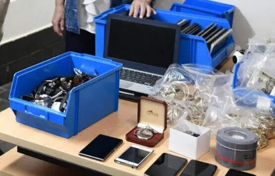 Dispositivos electrónicos de la Oficina de Objetos Perdidos municipal - Foto Ayuntamiento de Madrid
