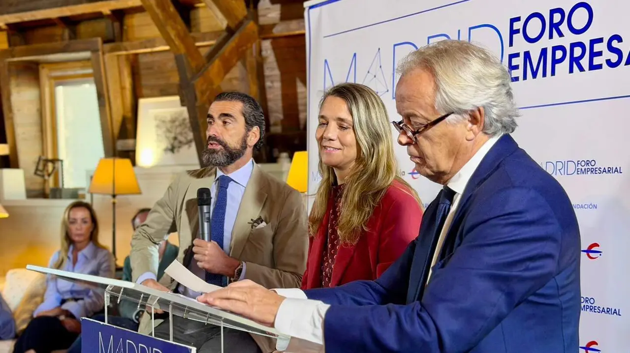 Iñaki Ortega, director general de LLYC Madrid, Ángela de Miguel, presidenta de CEPYME y Hilario Alfaro, presidente de Madrid Foro Empresarial