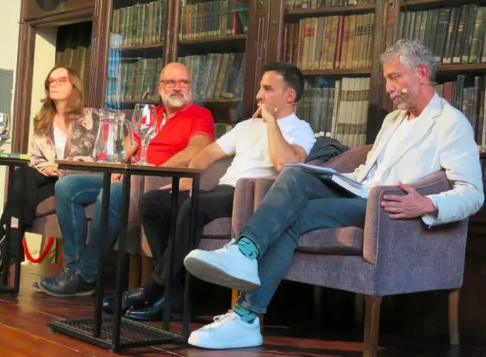 Karmele Aramburu; Juan Manuel Lucía Megias; 
Alejandro Amenábar y David Trías - Fotro José Belló Aliaga