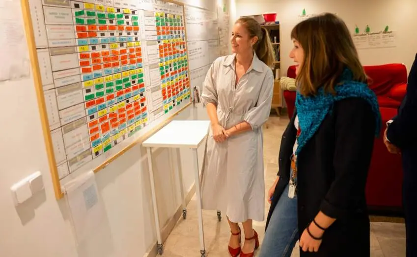 La consejera Dávila, durante su visita a la Residencia Alpedrete - Foto Comunidad de Madrid