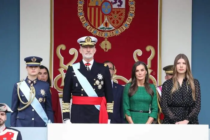 Los Reyes, la Princesa de Asturias y la Infanta Sofía presencian el desfile | Foto de la Casa de Su Majestad El Rey