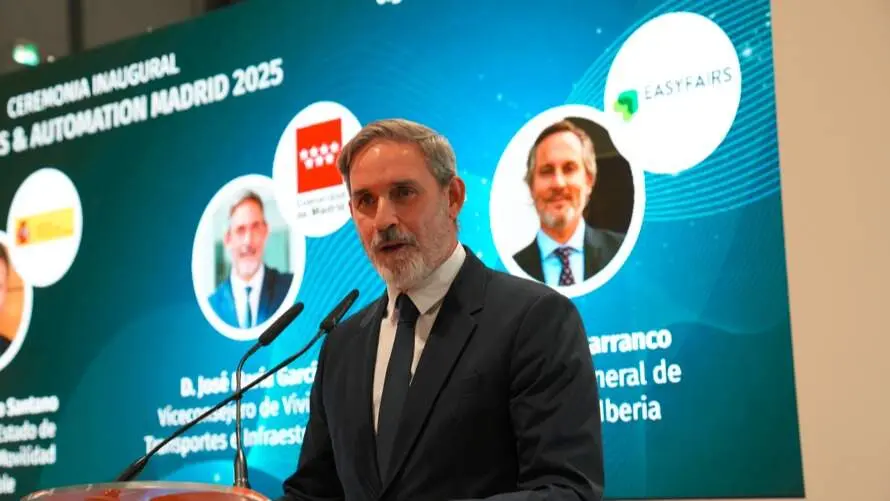 El viceconsejero de Vivienda, Transportes e Infraestructuras, en la inauguración de la feria Logistics & Automation - Foto Comunidad de Madrid