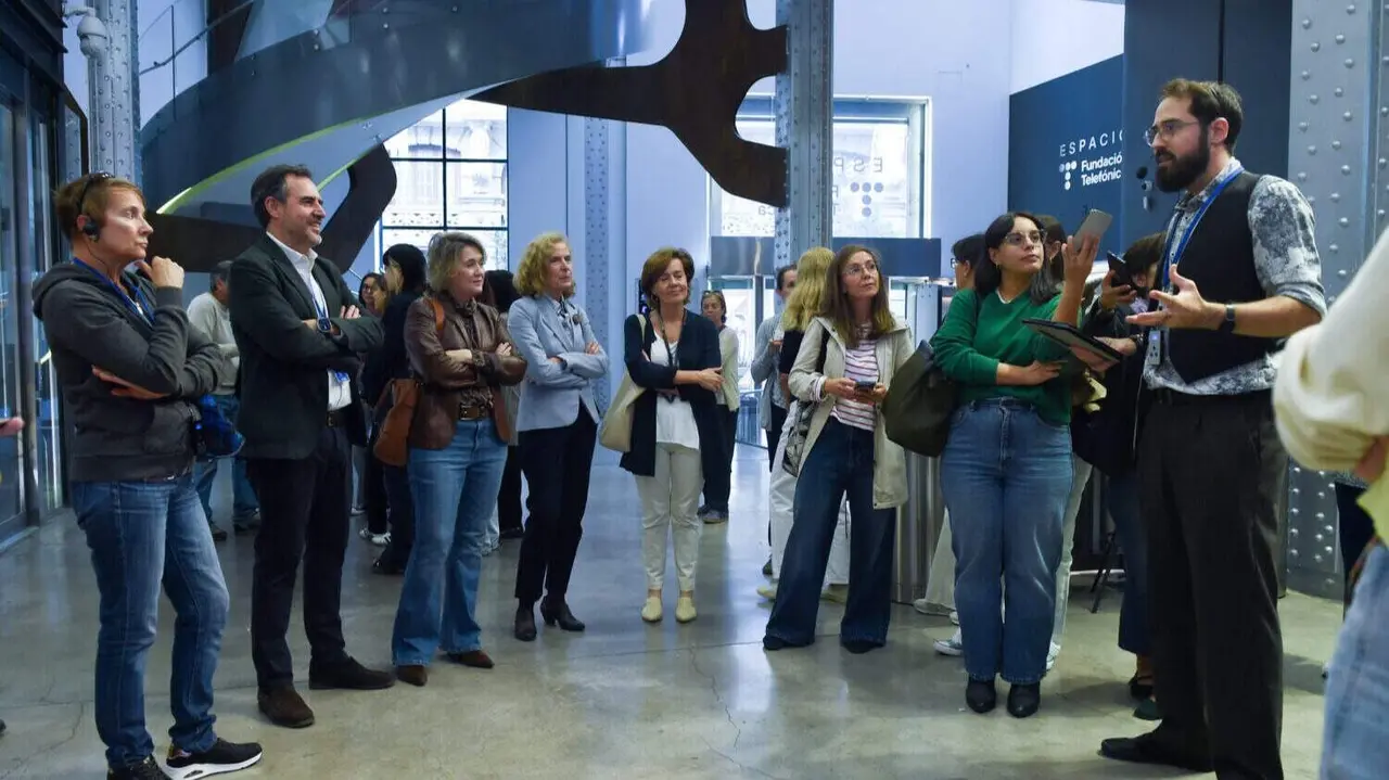 Rivera de la Cruz participa en la visita del programa ‘Madrid Otra Mirada’ al Espacio Fundación Telefónica