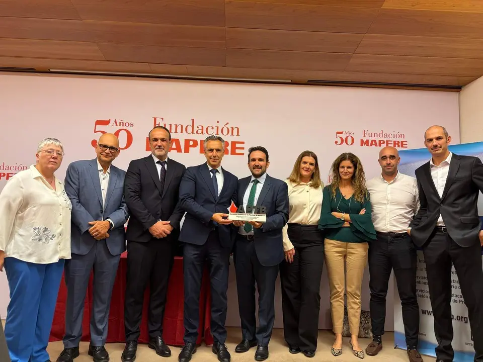 De izquierda a derecha_Gema Álvarez, Andrés López, Alejandro Codina, Carlos Novillo, Juan Pampillón, Beatriz Carmona, Ana Baquera, Rubén Guillén y Tomás