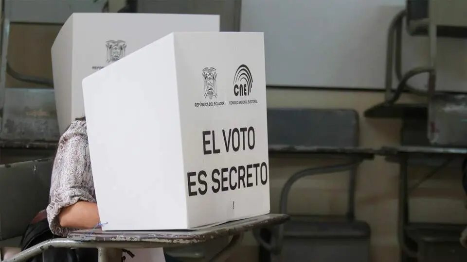 Bolivianos en Madrid votan por un cambio político en la segunda vuelta electoral de 2025