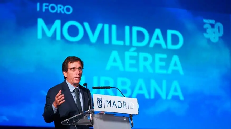 Almeida en el I Foro de Movilidad Aérea Urbana de Madrid - Foto Ayuntamiento de Madrid