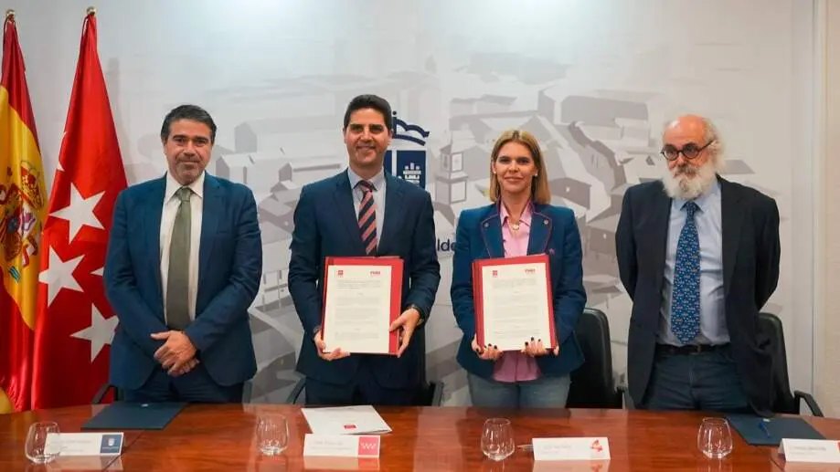 El consejero de Educación, Ciencia y Universidades ha firmado hoy un protocolo de actuación en Valdemoro - Foto Comunidad de Madrid