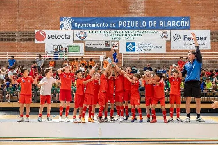 20251022-Fot-Archivo-Acto de entrega trofeos en la clausura de los ultimos Juegos deportivos (2)