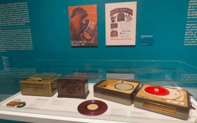 Exposición Máquinas parlantes. El arte de atrapar el sonido - Foto José Belló Aliaga