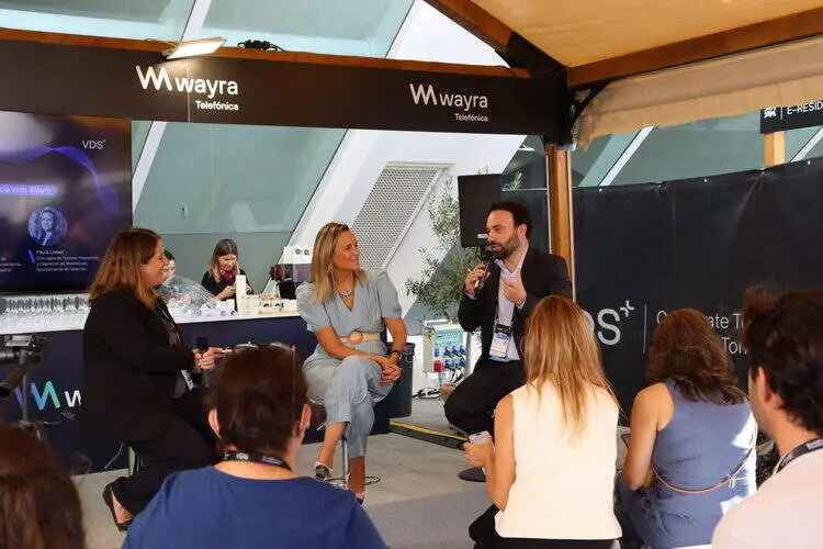 El concejal delegado de Innovación y Emprendimiento ha participado en esta cita tecnológica que reúne en Valencia a startups lideres mundiales, empresas e inversores