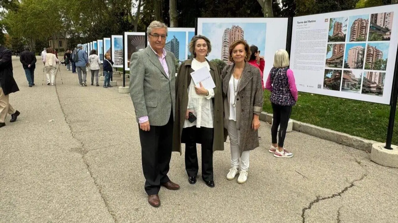 Rivera de la Cruz visita la exposición dedicada a Luis Gutiérrez Soto en la XXII Semana de la Arquitectura