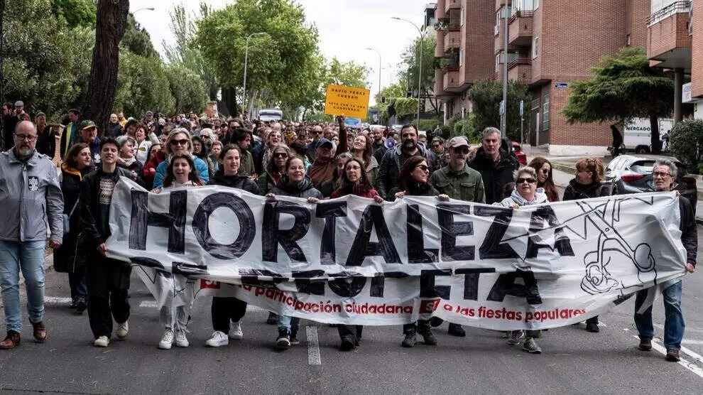 Manifestación en Hortaleza contra las prohibiciones de David Pérez en abril de 2024. FOTO SANDRA BLANCO (1)