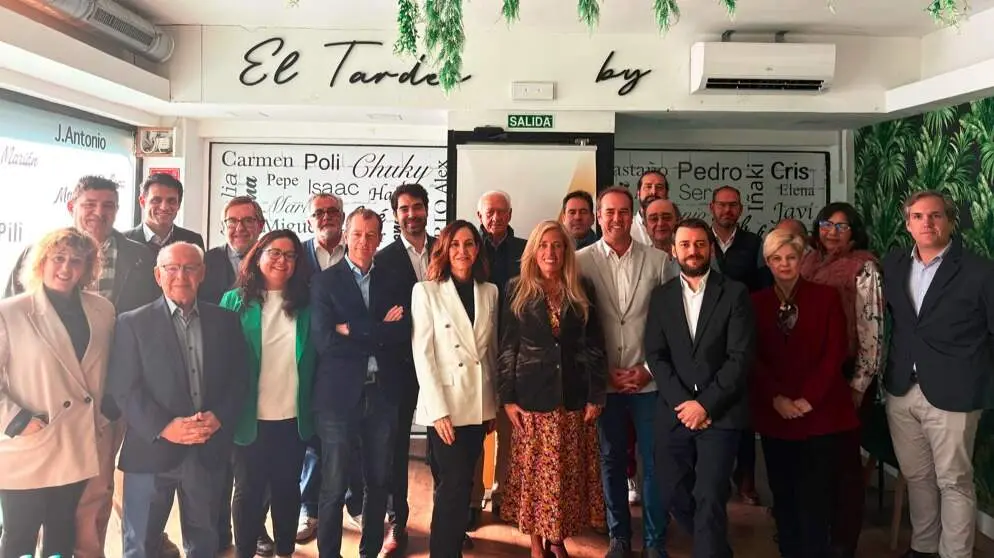 La consejera Albert, durante su encuentro con empresarios en Alcorcón - Foto Comunidad de Madrid