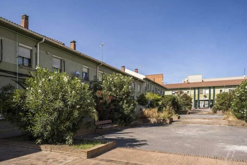 Hábitat24 denuncia una maniobra especulativa del Ayuntamiento para apropiarse de los terrenos de la Colonia San Carlos en Villaverde