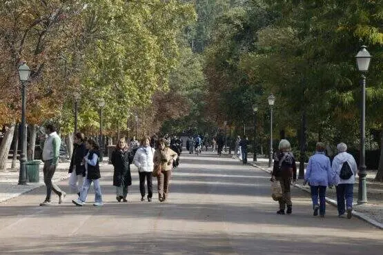 Imagen de archivo viales del parque de El Retiro