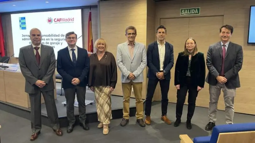 Foto de grupo de la jornada 'Responsabilidad de los administradores en la seguridad de puertas de garaje y automáticas' - Foto Ayuntamiento de Madrid