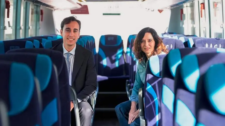 Ayuso, en la presentación del primer autobús 100% eléctrico de largo recorrido en España - Foto Comunidad de Madrid