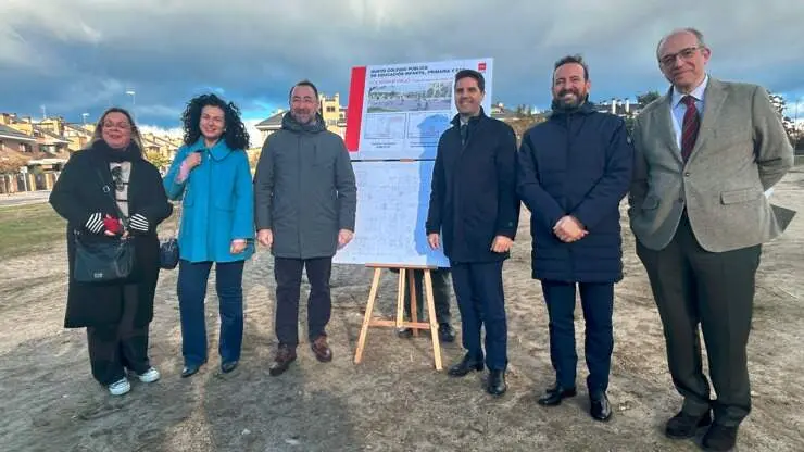 El consejero Viciana, durante su visita a Colmenar Viejo - Foto Comunidad de Madrid