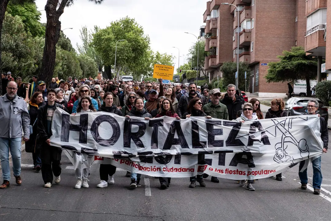 Manifestación en Hortaleza contra las prohibiciones de David Pérez en abril de 2024. FOTO SANDRA BLANCO (2)