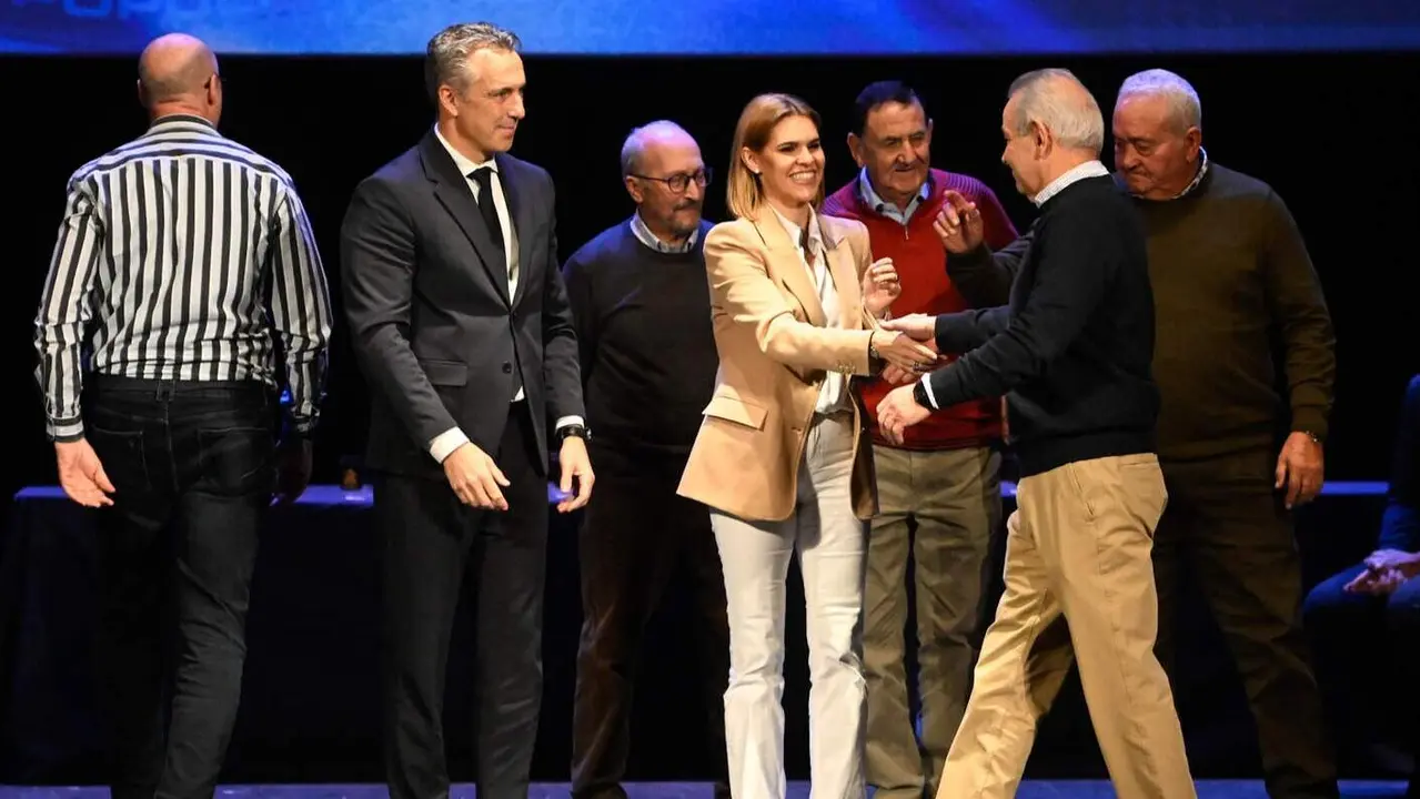 Judith Piquet homenajea a sus bomberos