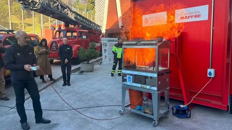 El director de la ASEM112 ha asistido hoy a la presentación del Informe Anual de Víctimas de Incendios, elaborado por Mapfre y la APTB - Foto Comunidad de Madrid
