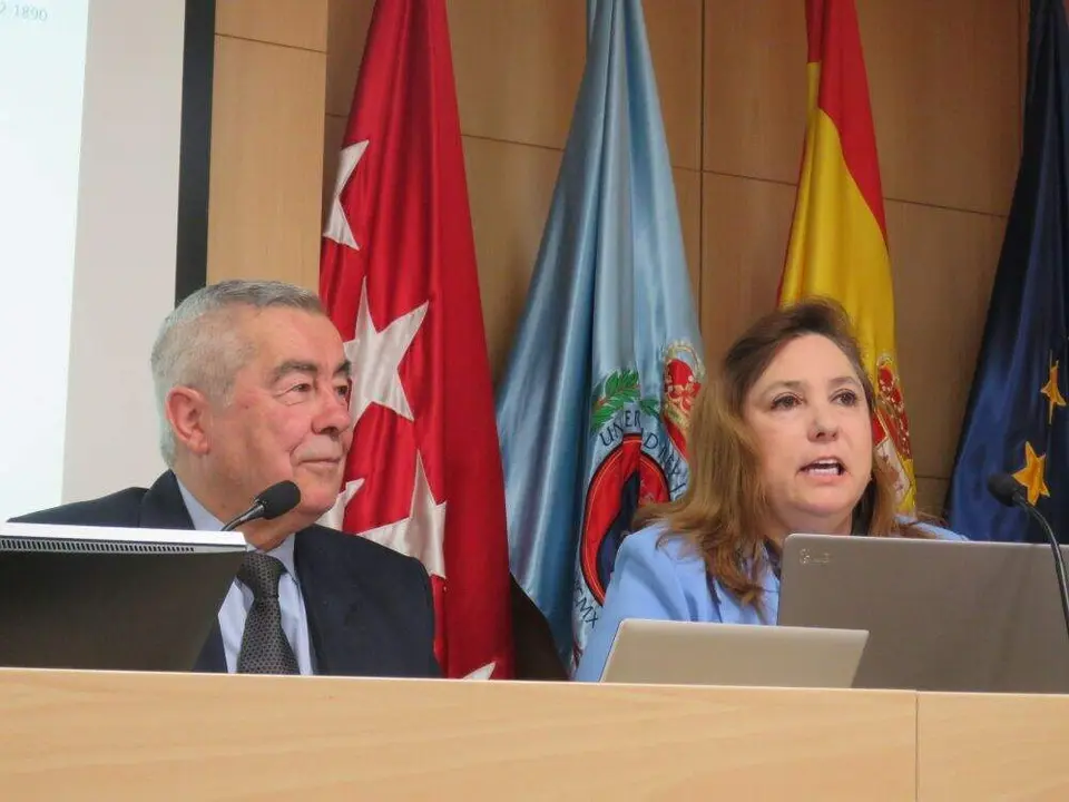 Cristina Hermida del Llano y Carlos Sánchez 
Tárrago