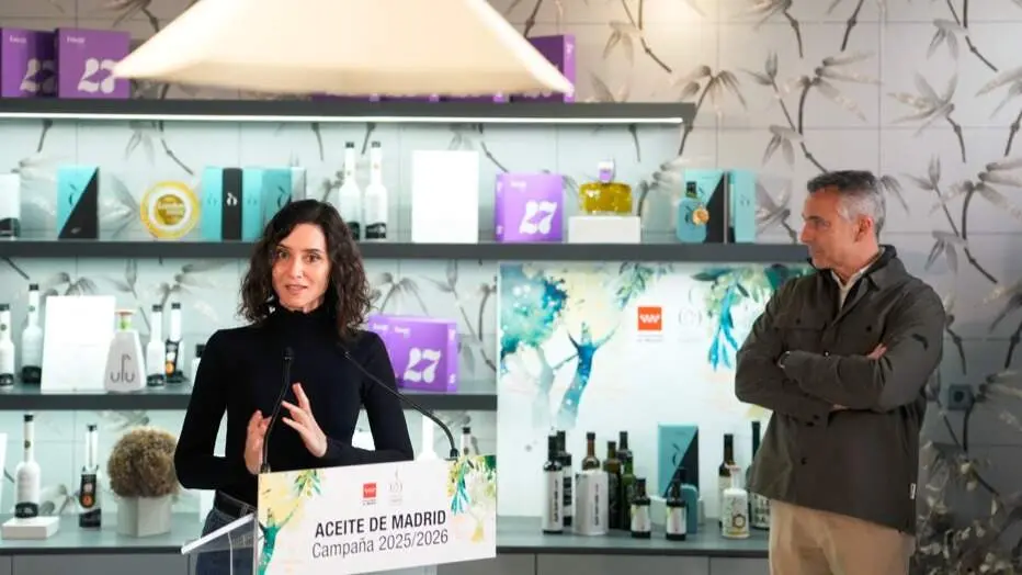 Isabel Díaz Ayuso, en su visita a una almazara de Villaconejos - Foto Comunidad de Madrid