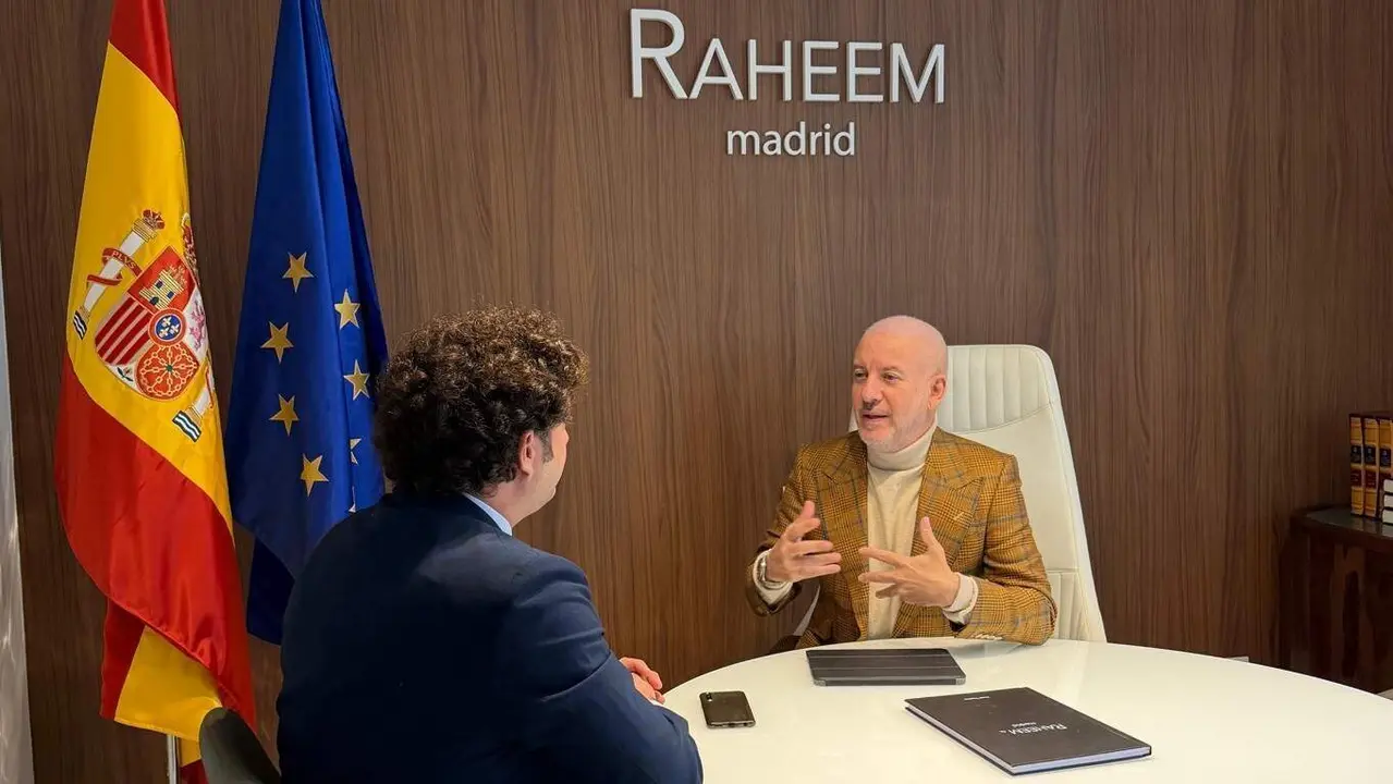 José Tapias en un momento de la entrevista en el club Raheem