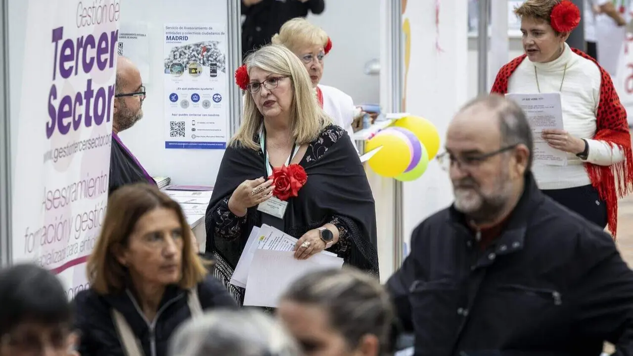 Instantánea de participantes en una edición anterior de la Feria del Asociacionismo - Ayto Madrid