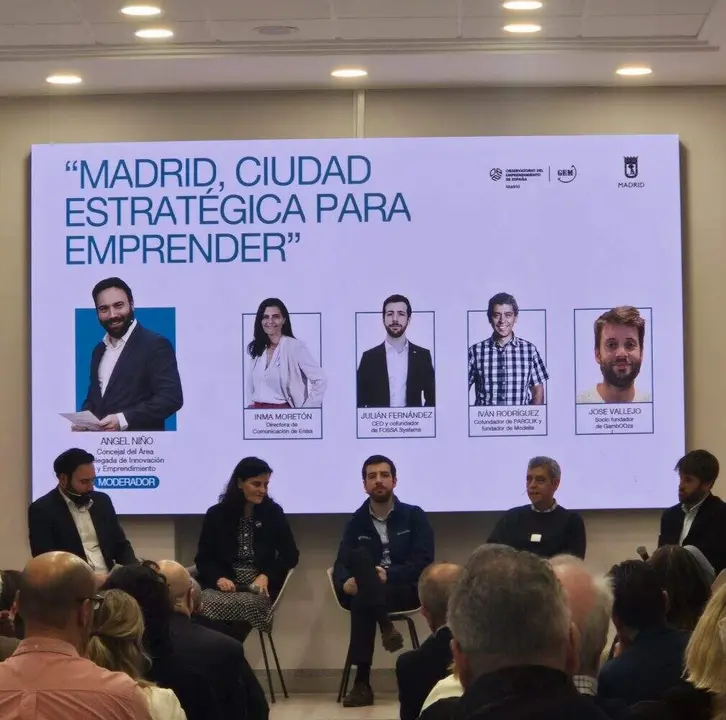 El concejal delegado de Innovación y Emprendimiento, Ángel Niño, durante su participación en una mesa redonda sobre el impacto de las políticas públicas en el ecosistema emprendedor de la ciudad de Madrid